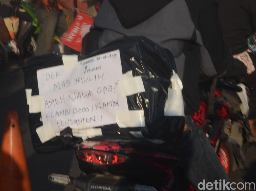 Curhatan Lucu Pemudik Bermotor Curhatan Lucu Pemudik Bermotor