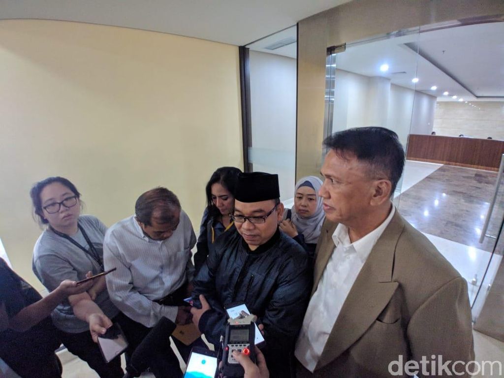 Mustofa Nahra Bakal Aktif Lagi di Medsos: Tetap Kritis tapi Lurus Mustofa Nahra Bakal Aktif Lagi di Medsos: Tetap Kritis tapi Lurus