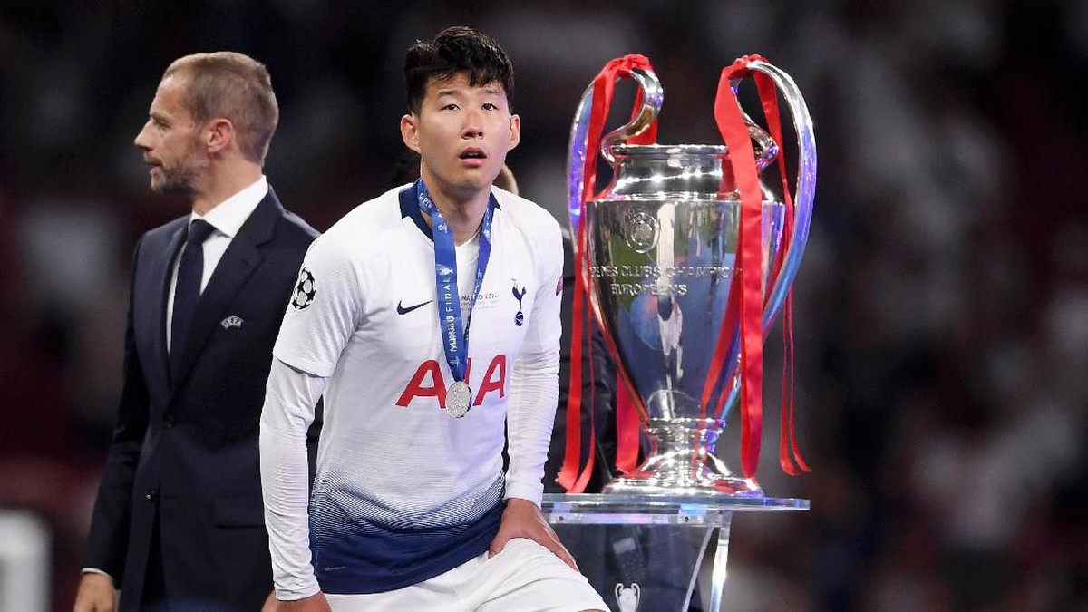 Son Heung-min menilai bahwa Tottenham Hotspur cuma sial di final Liga Champions. (Foto: Laurence Griffiths/Getty Images)