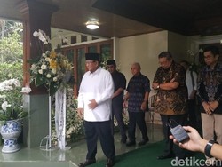 Prabowo: Ani Yudhoyono Istri yang Hebat, Pasti Pak SBY Sangat Kehilangan