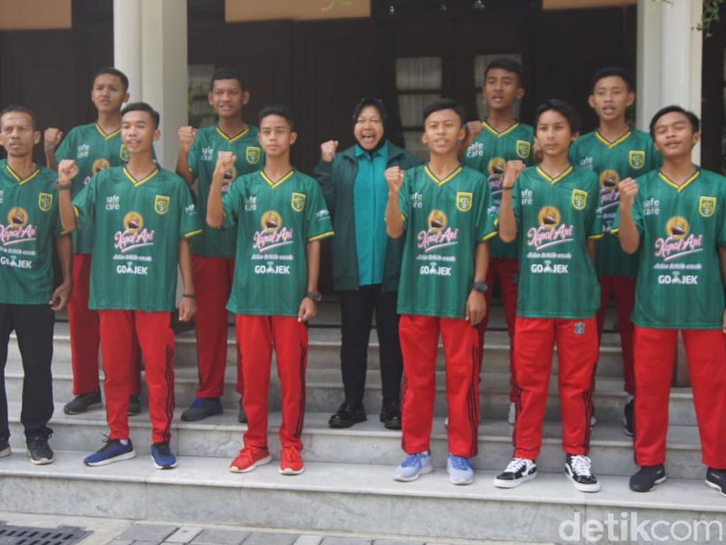 Ucapkan Selamat pada Liverpool, Risma Minta Persebaya Sabet Juara Liga 1 Ucapkan Selamat pada Liverpool, Risma Minta Persebaya Sabet Juara Liga 1