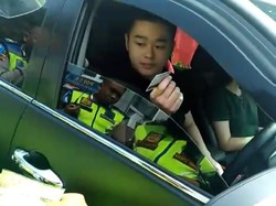 Sebelum Ditilang, Pelajar yang Bawa Fortuner Berpelat Polri Ugal-ugalan