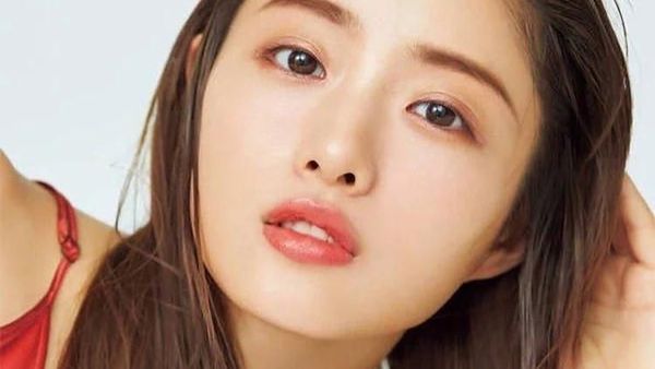 Pesona Artis Jepang Satomi Ishihara yang Masuk Daftar Wanita Tercantik Asia