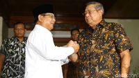 Prabowo Salam Komando dengan SBY Saat Takziah Ani Yudhoyono