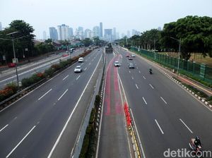 Potret Sepinya Arus Lalu Lintas Jakarta di H-2 Lebaran Potret Sepinya Arus Lalu Lintas Jakarta di H-2 Lebaran