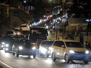 Lintas Selatan Macet Panjang, One Way Diberlakukan