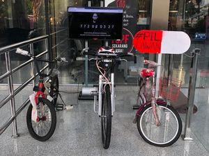 Teror Novel Misterius, Wakil Ketua KPK Sumbang Sepeda Hadiah Sayembara