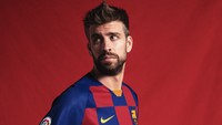 Gerard Pique mendukung terobosan Barcelona di jersey anyar mereka musim depan. Ia merasa motif yang digunakan sangat merepresentasikan klub, pendukung dan kota Barcelona. Tapi kok motifnya mirip jersey timnas Kroasia ya? (fcbarcelona.com)