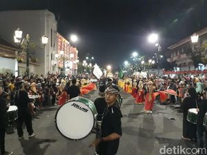 Meriahnya Takbir Keliling di Titik Nol Kilometer Yogya