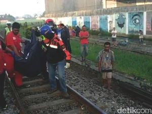 Mabuk Sambil Berjalan di atas Rel, 2 Pemuda Tewas Tersambar Kereta Api