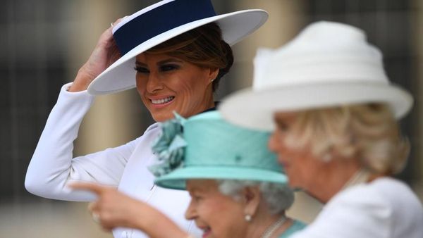Deretan Gaya Elegan Melania Trump di Inggris, Total Rp 3 Miliar