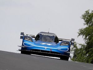 Mobil Listrik Paling Ngebut saat Ini