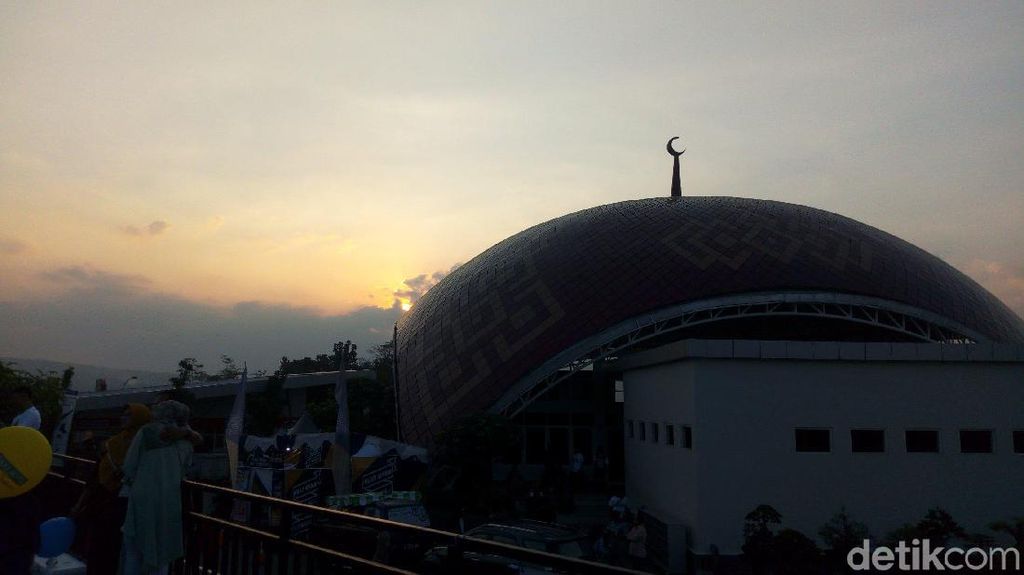 Foto Sunset Terakhir Ramadhan 2019 Nan Berkesan di Semarang