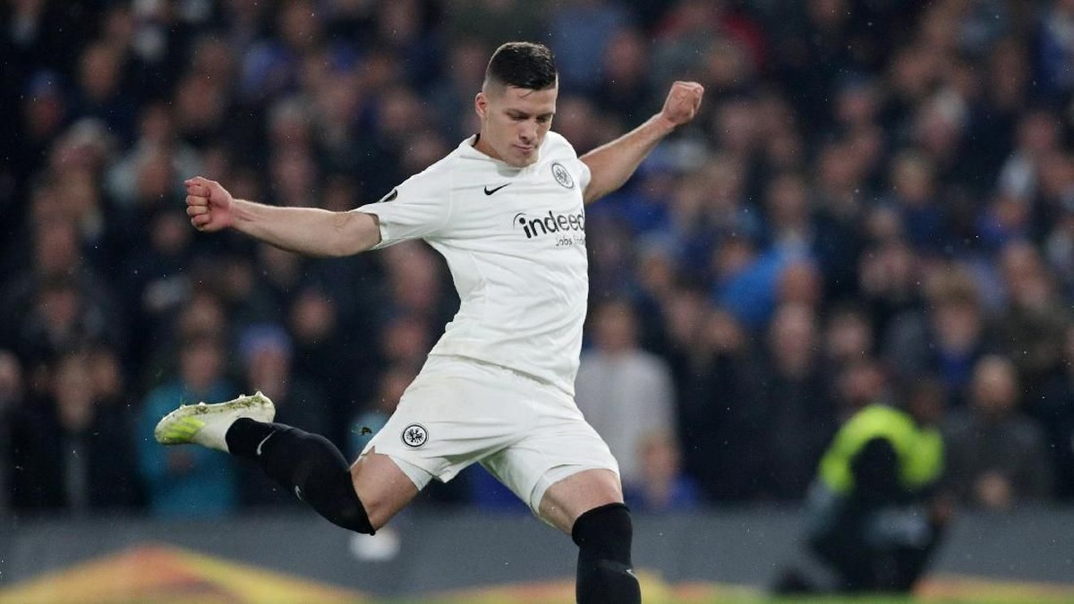 Luka Jovic resmi digaet Real Madrid dengan banderol 60 juta euro (Hannah McKay/Reuters)