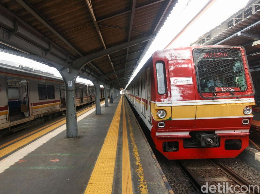 Ada Pelantikan Presiden, KRL Serpong-Tn Abang hanya Sampai Kebayoran Ada Pelantikan Presiden, KRL Serpong-Tn Abang hanya Sampai Kebayoran