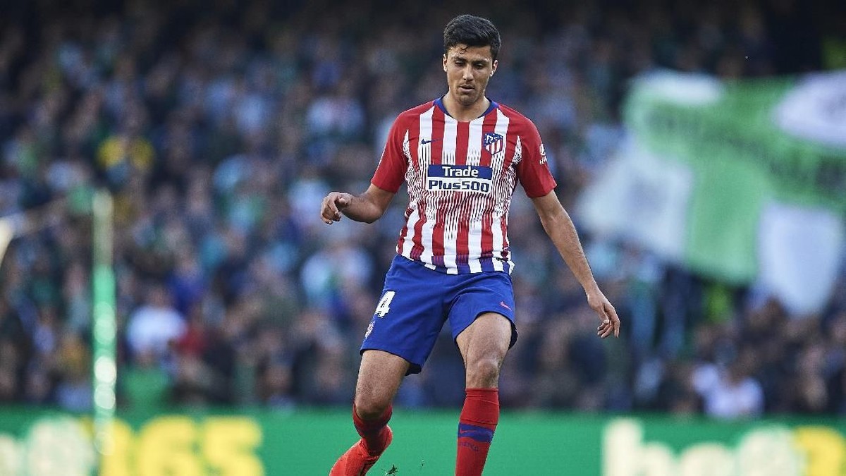 Rodri diproyeksikan sebagai penerus Fernandinho di Manchester City. (Foto: Aitor Alcalde/Getty Images)