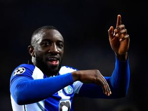 Mirisnya Marega: Cetak Gol, Dilempar Kursi dan Rasisme