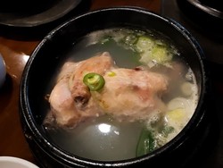 Nikmatnya Sup Ayam Ginseng Khas Korea