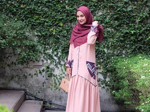 5 Tutorial Hijab Segi Empat untuk Salat Ied sampai Silaturahmi Lebaran