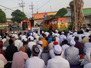 Sebagian Umat Muslim di Jatim Gelar Salat Id Hari Ini
