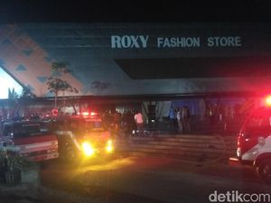 Roxy Mall Situbondo Terbakar Saat Malam Takbiran