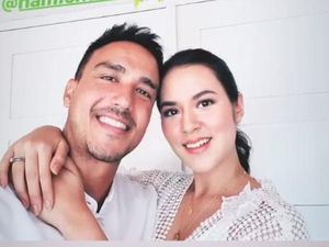 Gaya Lebaran Selebriti (1)