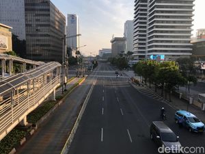 Jalanan Jakarta Sepi di Pagi Hari, Tebet-Monas 15 Menit!