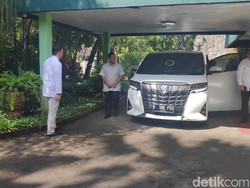 Lebaran ke Cendana, Prabowo Disambut Tutut Soeharto