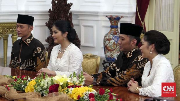 Adu Kuat AHY dan Ibas Berebut Kursi Ketum Demokrat