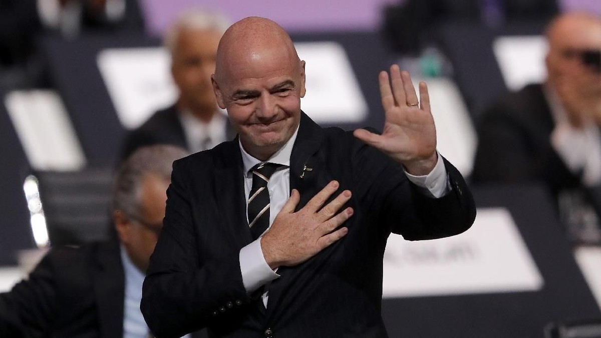 Gianni Infantino terpilih menjadi presiden FIFA lagi pada kongres tahunan di Paris, Prancis, Rabu (5/6/2019). (Foto: Richard Heathcote/Getty Images)