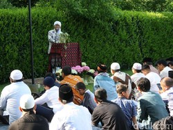 Aa Gym Isi Ceramah Salat Id di KBRI Bern Swiss
