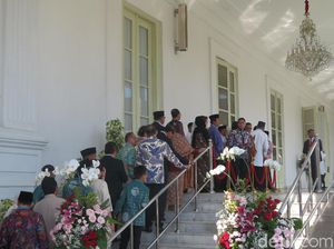 Zulkifli Hasan, Bamsoet hingga OSO Hadiri Open House Jokowi di Istana