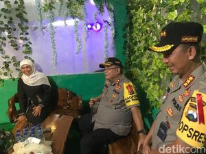 Tak Ingin Kejadian di Sukoharjo, Kapolda Jatim Keliling Pantau Pos Pengamanan Tak Ingin Kejadian di Sukoharjo, Kapolda Jatim Keliling Pantau Pos Pengamanan