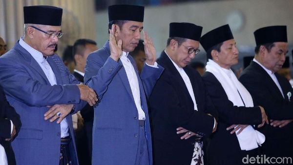 Momen Jokowi Salat Idul Fitri di Istiqlal