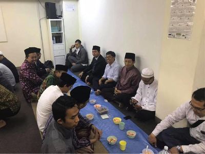 Foto Syiar Islam dan AKB 48 di Tokyo