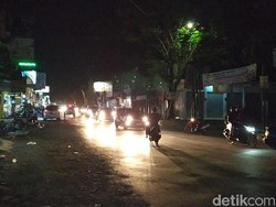 Lebaran Pertama, Masih Ada Pemudik Melintasi Garut Malam Ini