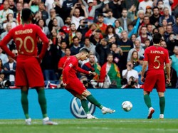 Gol pertama Ronaldo dibukukan dengan tendangan bebas pada menit ke-25. (Foto: Susana Vera/Reuters)