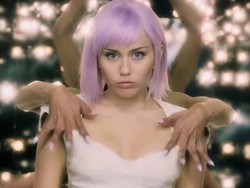 Miley Cyrus Jadi Kejutan di Black Mirror Musim 5