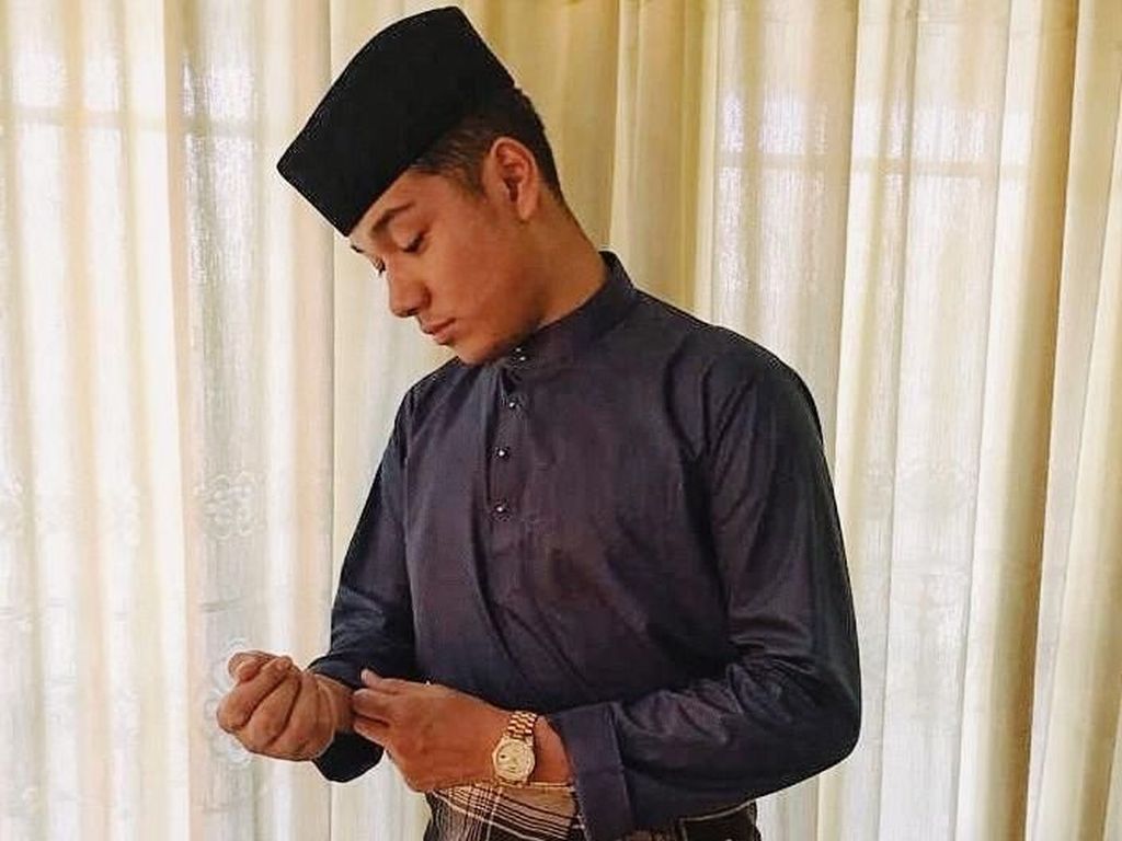 Lebaran 2019, Jaz Tak Bisa Salat Ied karena Cedera Lutut Lebaran 2019, Jaz Tak Bisa Salat Ied karena Cedera Lutut
