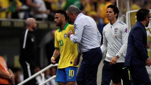 Neymar dipastikan absen bela timnas Brasil di Copa America 2019.