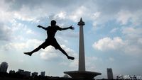 Pengunjung Serbu Monas di Hari Kedua Lebaran