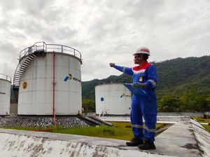 Libur Lebaran, Pegawai Pertamina di Pulau Terluar Tetap Kerja Libur Lebaran, Pegawai Pertamina di Pulau Terluar Tetap Kerja