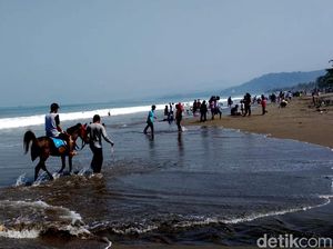 Liburan ke Pantai Pelabuhan Ratu, Wisata Alam Indah di Sukabumi