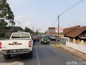 Singaparna Tasikmalaya Macet Hingga 5 KM, Polisi Rekayasa Jalur