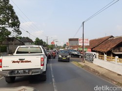 Singaparna Tasikmalaya Macet Hingga 5 KM, Polisi Rekayasa Jalur