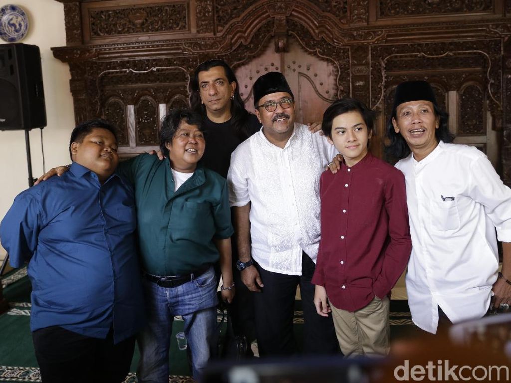 Tayang Bareng 4 Film Indonesia, Si Doel Pede Tembus 1,7 Juta Penonton Tayang Bareng 4 Film Indonesia, Si Doel Pede Tembus 1,7 Juta Penonton