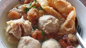 Sluurp! Enaknya Sore Ini Ngebakso Khas Yogyakarta yang Gurih Mantul