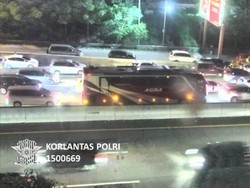 Imbas Keluar Masuk Rest Area, Tol Cikampek-Jakarta Padat 14 Km