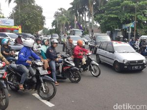 Kendaraan dari Timur Arah Bandung-Jakarta Dialihkan ke Tol Cipali