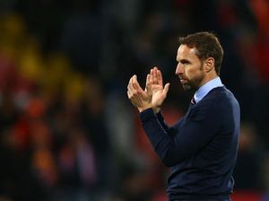 Buang-buang Peluang, Inggris pun Menyesal